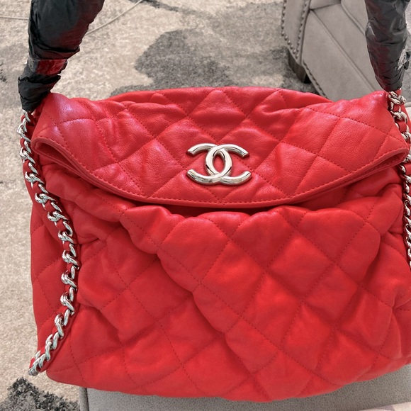 Chanel chain around hobo - Picture 2 of 13